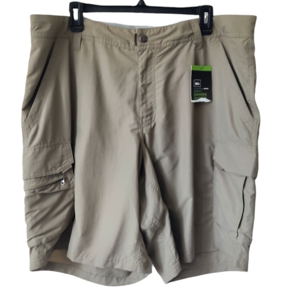 REI Sahara Quick Dry UPF 50 Khaki Cargo Hiking Shorts 18W